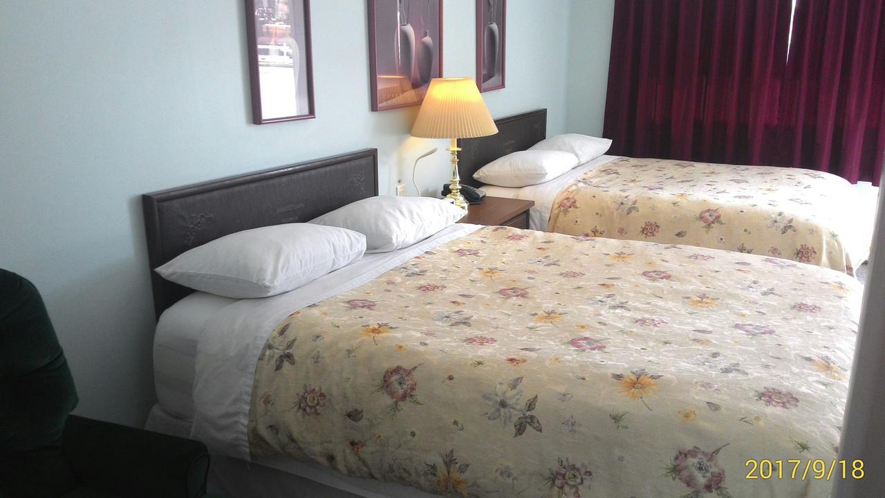 Round-Up Motel Clinton Eksteriør billede