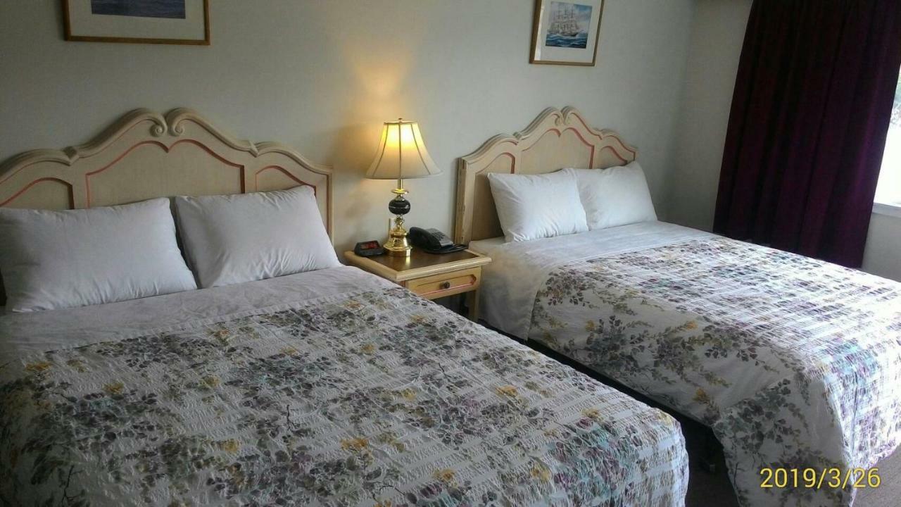 Round-Up Motel Clinton Eksteriør billede